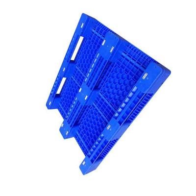 Niebieskie palety plastikowe 6T z obciążeniem statycznym Ekonomiczne palety plastikowe 120 x 100 cm Niebieskie palety plastikowe