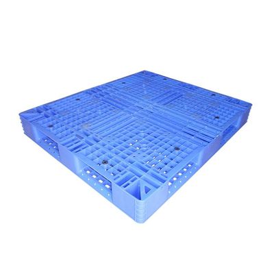 Plastikowe palety PET w pełni odwracalne, nadające się do regałów, niebieskie 130 x 110 cm