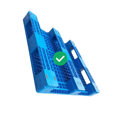 Palety plastikowe formowane wtryskowo 120x120 PE 1.2T Obciążenie dynamiczne ISO Prostokątne